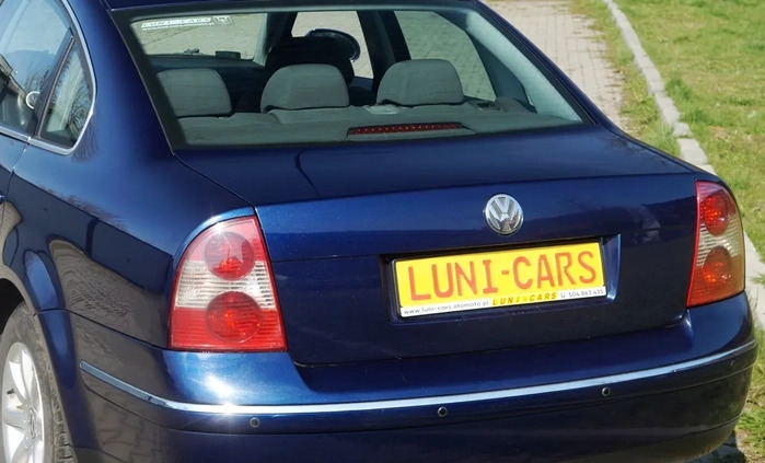 Volkswagen Passat cena 9000 przebieg: 240000, rok produkcji 2006 z Józefów małe 704